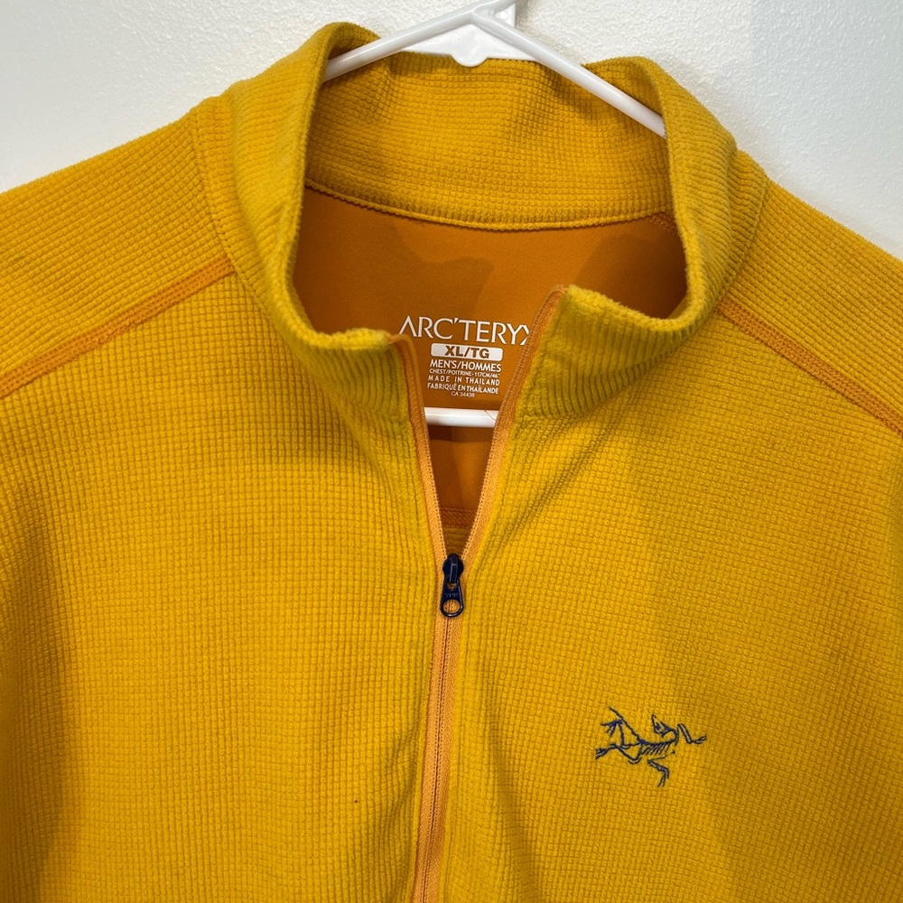 Arc’teryx zip up sweater like new